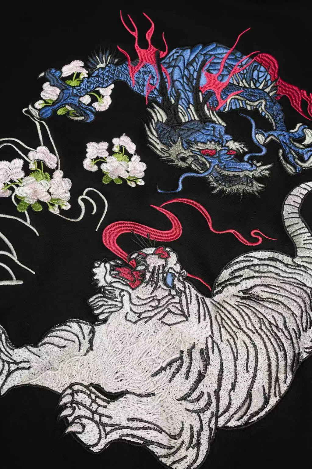Reaper unit worldwide SW9977 War of Beasts Embroidered Sweater