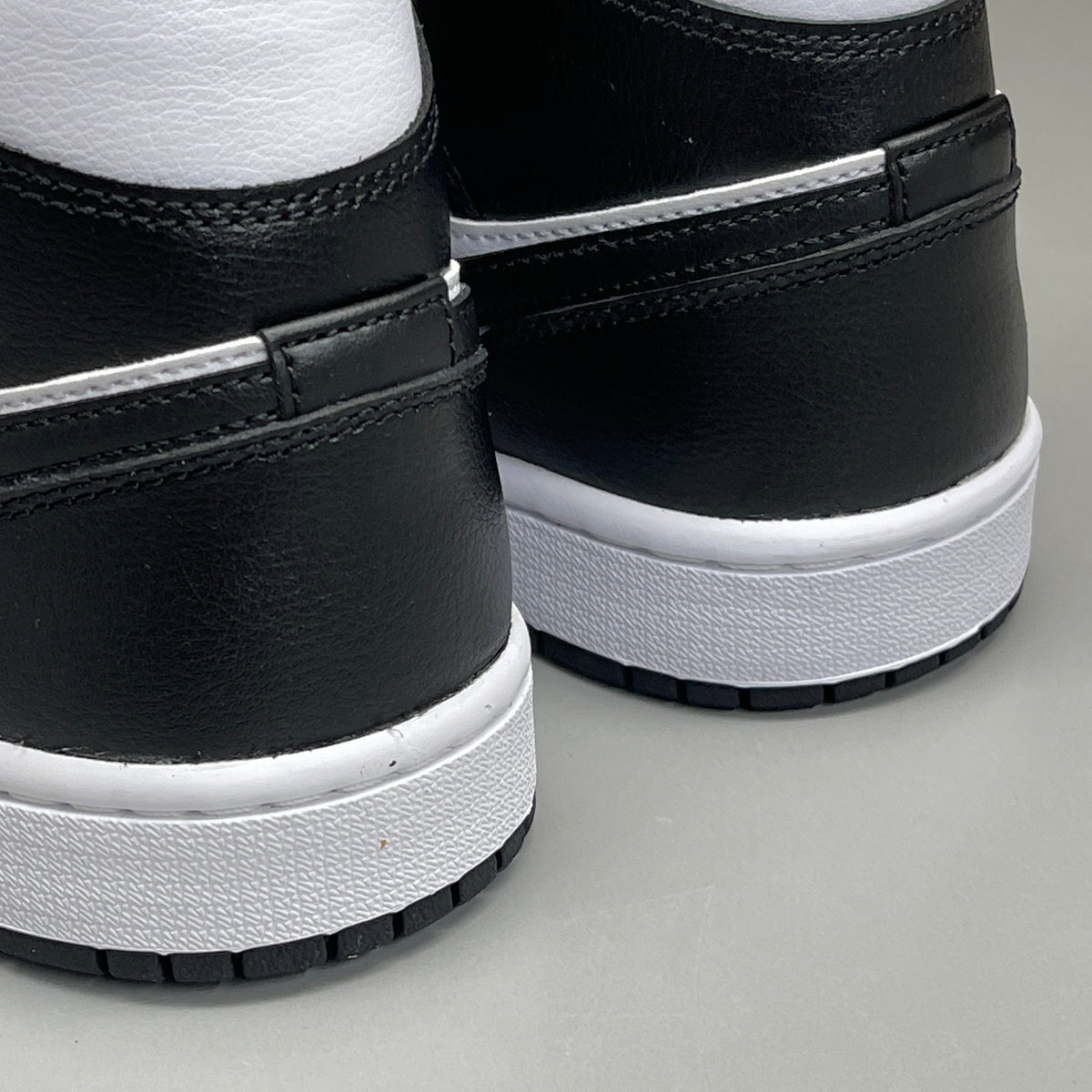 NIKE AIR JORDAN 1 Mid Panda Shoe Women's Sz 8 Black / White DV0991-101 (New)
