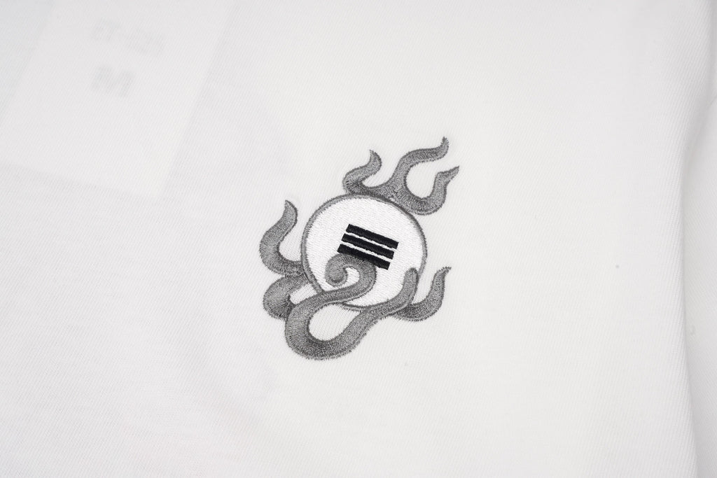 Reaper unit worldwide ET525 Kirin Embroidered Tee