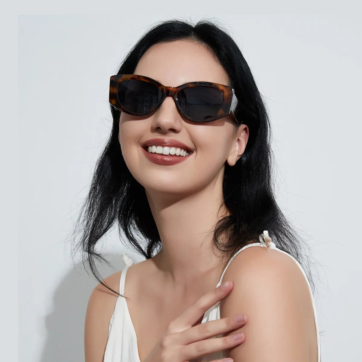 Cat Eye Shape Women Sunglasses European American Style UV Protection Men's Sun Glasses Fashion Trendy Sunglasses Woman