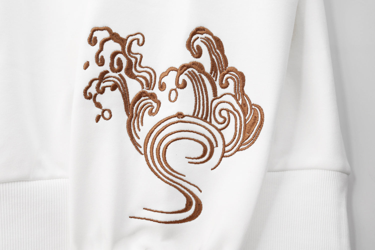 Reaper unit worldwide SW9014 Destiny Koi Embroidery Sweater